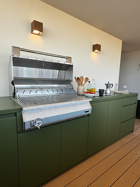 Kitchens with Barbecue / Griddle / Double Cooking Zone